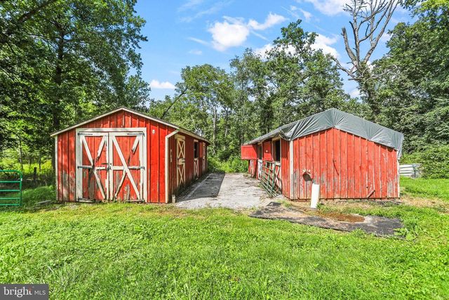 8221 CHURCH RD, Felton, PA 17322