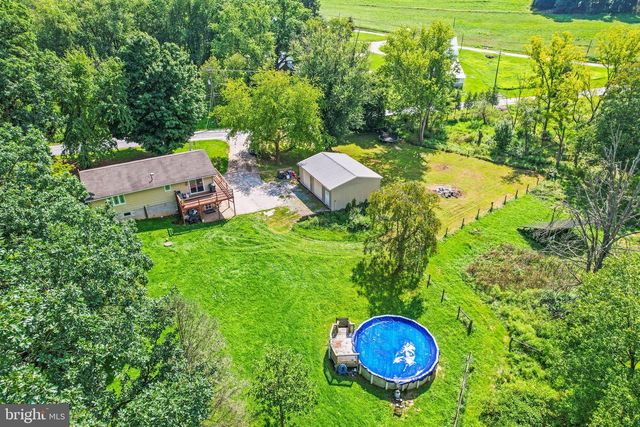 8221 CHURCH RD, Felton, PA 17322