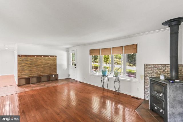 8221 CHURCH RD, Felton, PA 17322