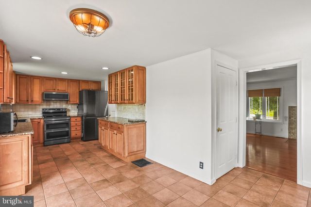 8221 CHURCH RD, Felton, PA 17322