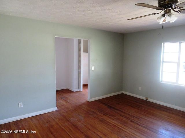 5932 JAGUAR Drive W, Jacksonville, FL 32244