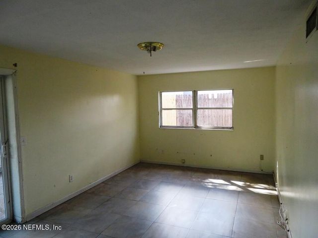 5932 JAGUAR Drive W, Jacksonville, FL 32244