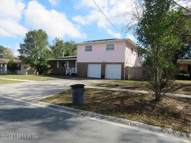 5932 JAGUAR Drive W, Jacksonville, FL 32244