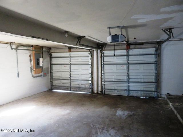 5932 JAGUAR Drive W, Jacksonville, FL 32244