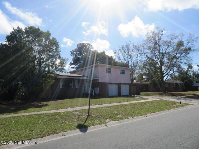 5932 JAGUAR Drive W, Jacksonville, FL 32244