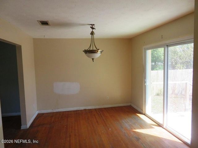 5932 JAGUAR Drive W, Jacksonville, FL 32244