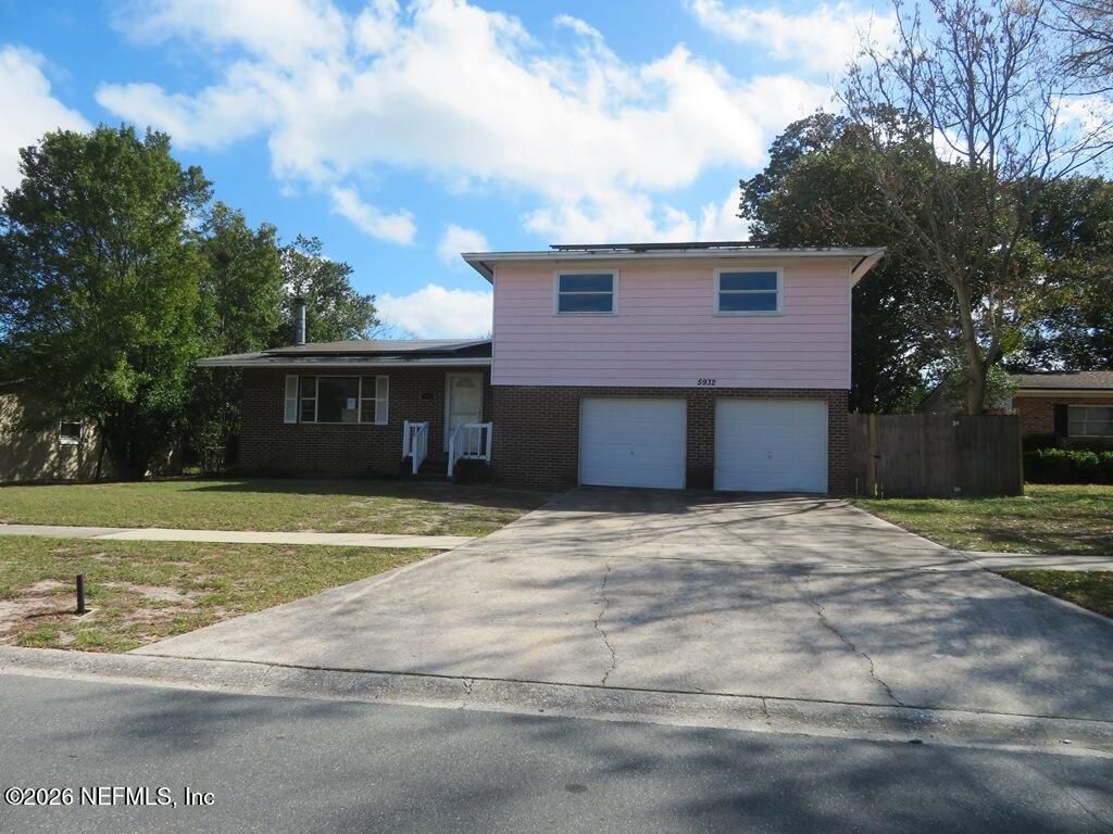5932 JAGUAR Drive W, Jacksonville, FL 32244