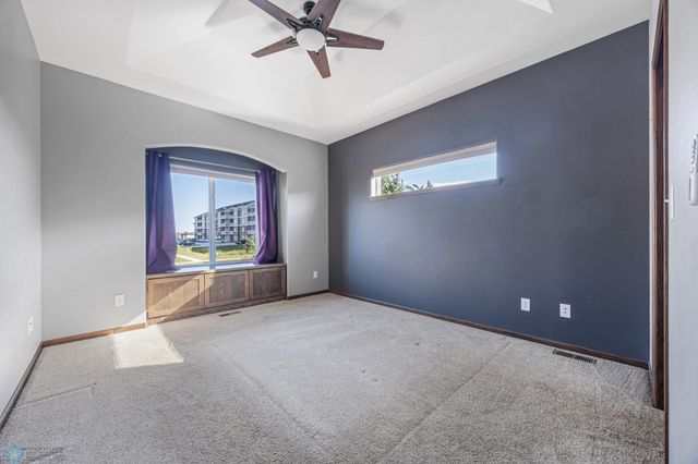 2553 54th Avenue S, Fargo, ND 58104