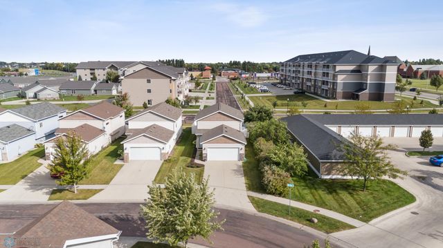 2553 54th Avenue S, Fargo, ND 58104