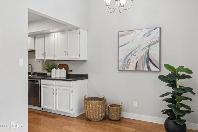 3102 E CLARENDON Avenue 206, Phoenix, AZ 85016