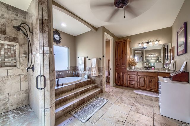 144 Woodlands, La Vernia, TX 78121