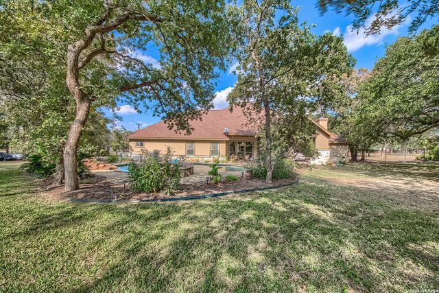 144 Woodlands, La Vernia, TX 78121
