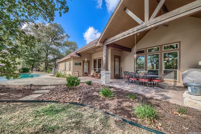144 Woodlands, La Vernia, TX 78121
