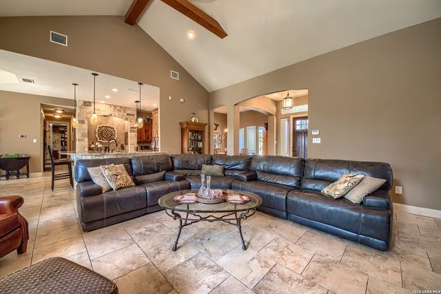 144 Woodlands, La Vernia, TX 78121