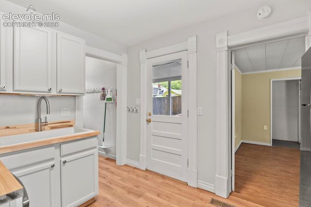 712 N Walnut Street, Colorado Springs, CO 80905