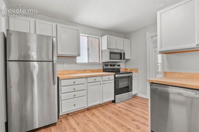 712 N Walnut Street, Colorado Springs, CO 80905