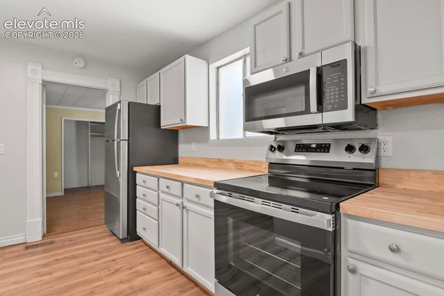 712 N Walnut Street, Colorado Springs, CO 80905