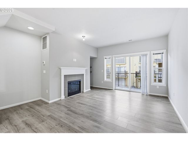 155 Ne 80TH Ave, Hillsboro, OR 97006