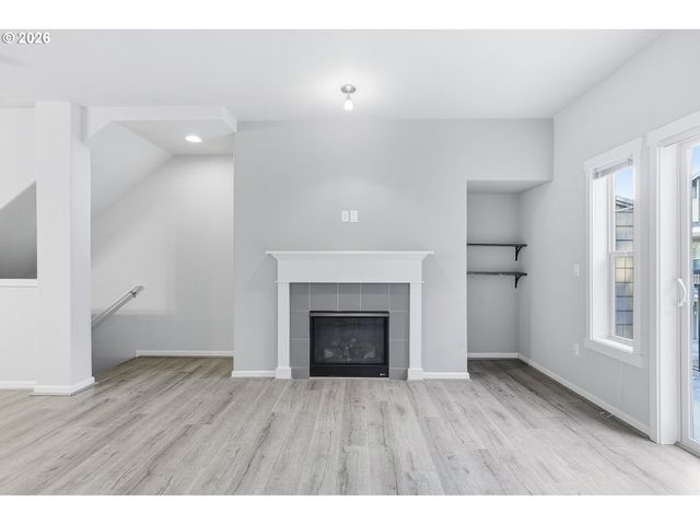 155 Ne 80TH Ave, Hillsboro, OR 97006