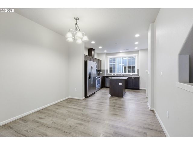 155 Ne 80TH Ave, Hillsboro, OR 97006