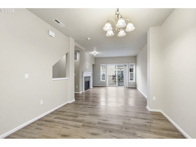 155 Ne 80TH Ave, Hillsboro, OR 97006