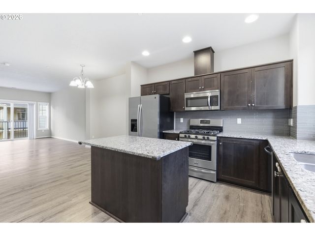 155 Ne 80TH Ave, Hillsboro, OR 97006