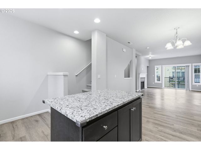 155 Ne 80TH Ave, Hillsboro, OR 97006