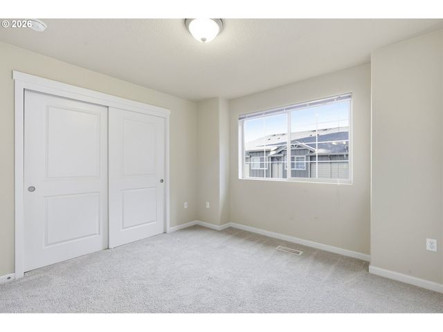 155 Ne 80TH Ave, Hillsboro, OR 97006