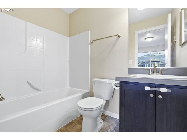 155 Ne 80TH Ave, Hillsboro, OR 97006