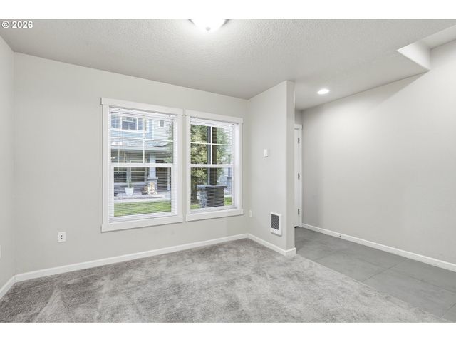 155 Ne 80TH Ave, Hillsboro, OR 97006