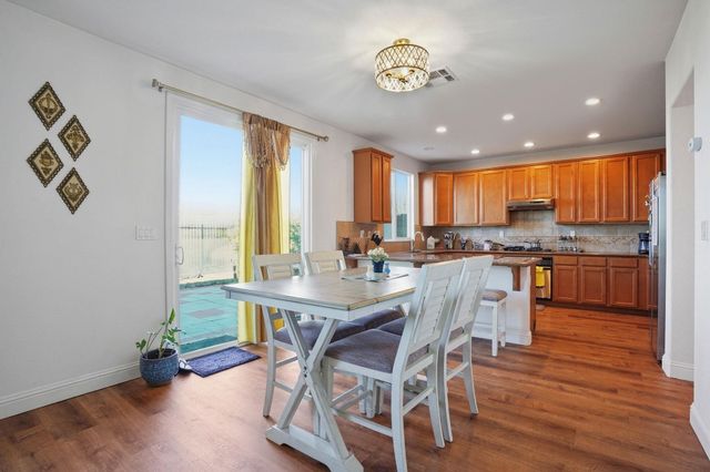 106 White Cap Cove, Hercules, CA 94547