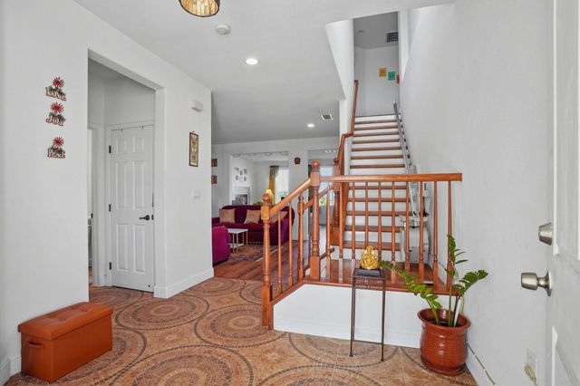 106 White Cap Cove, Hercules, CA 94547