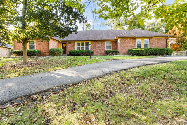 7532 Camelback Drive, Indianapolis, IN 46250