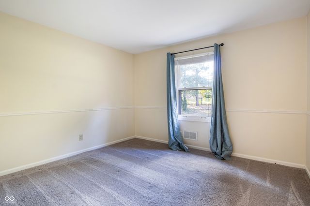 7532 Camelback Drive, Indianapolis, IN 46250