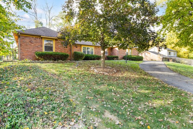 7532 Camelback Drive, Indianapolis, IN 46250
