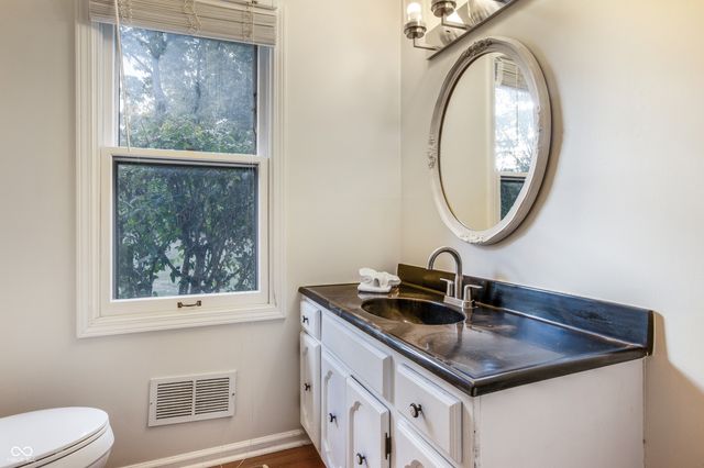7532 Camelback Drive, Indianapolis, IN 46250
