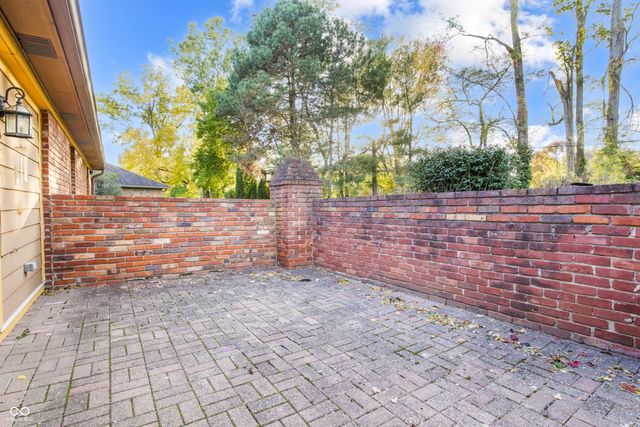 7532 Camelback Drive, Indianapolis, IN 46250
