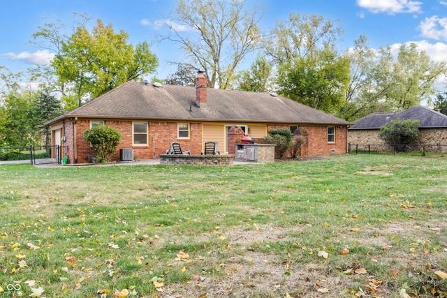 7532 Camelback Drive, Indianapolis, IN 46250