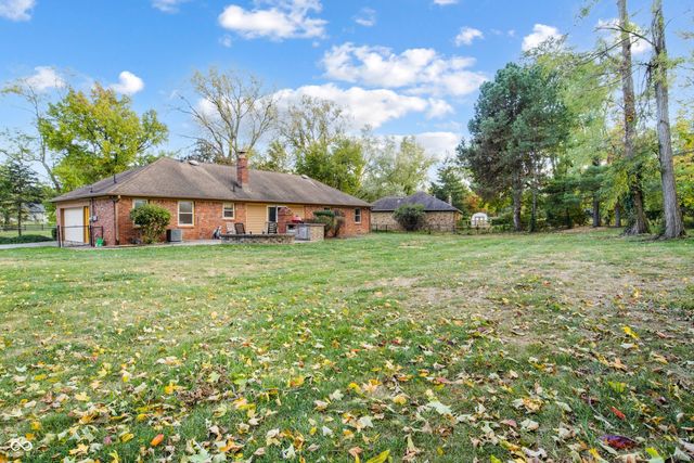 7532 Camelback Drive, Indianapolis, IN 46250