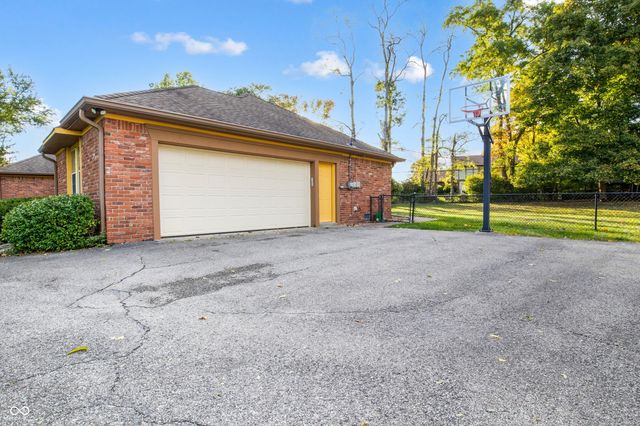 7532 Camelback Drive, Indianapolis, IN 46250