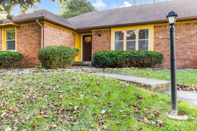 7532 Camelback Drive, Indianapolis, IN 46250