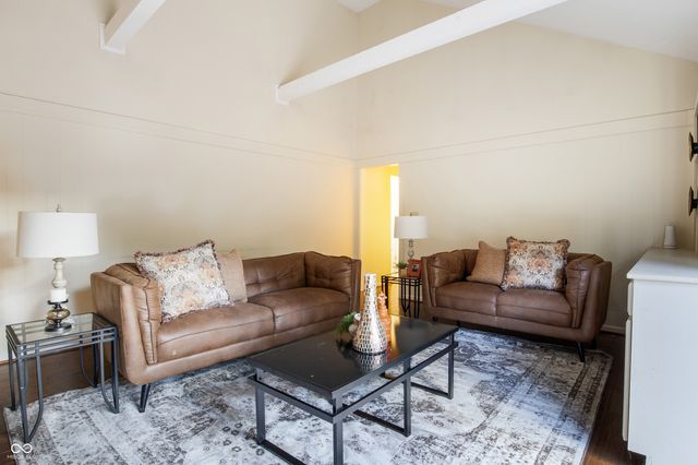 7532 Camelback Drive, Indianapolis, IN 46250