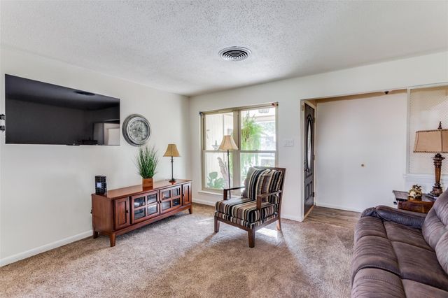 5800 Westhaven Drive, Fort Worth, TX 76132