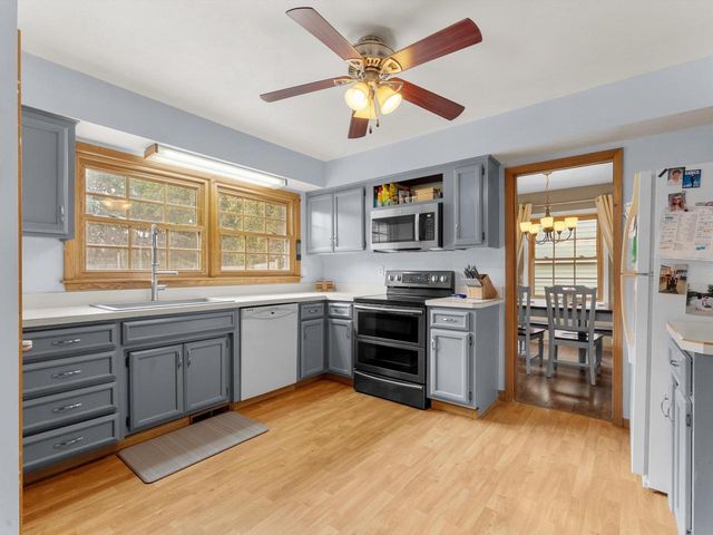 3135 North AVENUE, Sheboygan, WI 53083