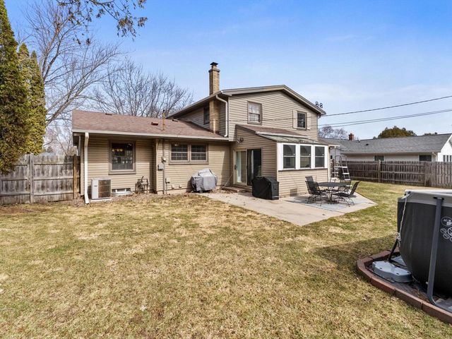 3135 North AVENUE, Sheboygan, WI 53083