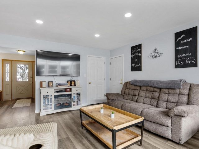 3135 North AVENUE, Sheboygan, WI 53083