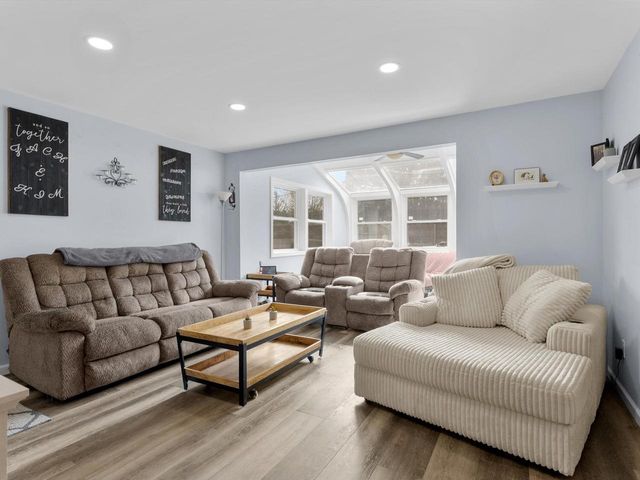 3135 North AVENUE, Sheboygan, WI 53083