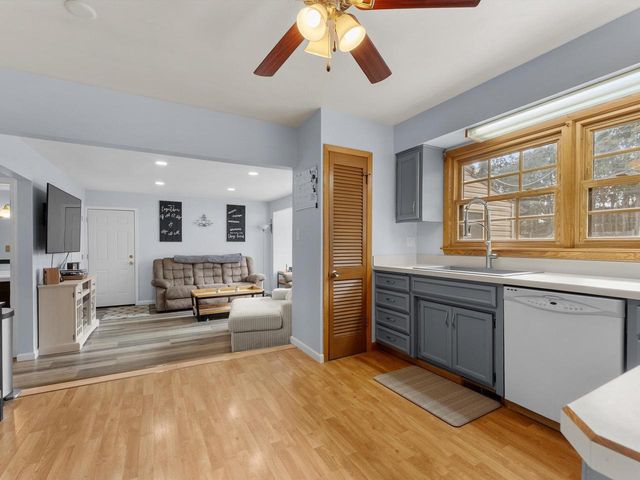 3135 North AVENUE, Sheboygan, WI 53083