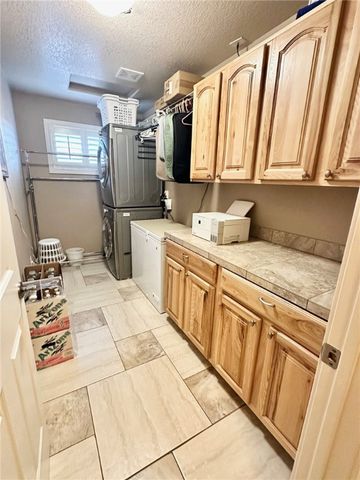 2906 N Brook Street, Kingman, AZ 86401