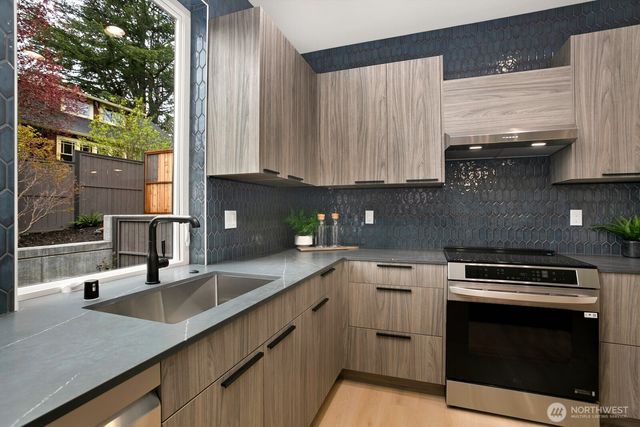 4217 S Findlay Street, Seattle, WA 98118